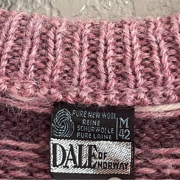Dale of Norway - Mauve & ivory fair isle cardigan sweater, 42 M - Picture 10 of 10